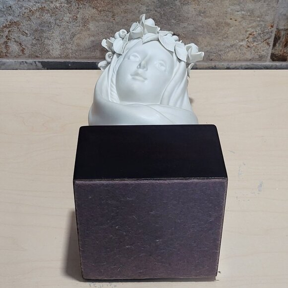 Vintage Cybis Porcelain Figurine Madonna Queen of Angels Wood Base Signed - Picture 4 of 10